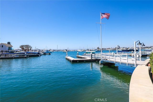 21 Bay Island, Newport Beach, CA 92661