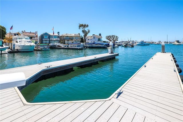 21 Bay Island, Newport Beach, CA 92661