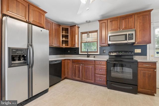 24 WETHERBURN DR, Downingtown, PA 19335