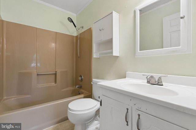 24 WETHERBURN DR, Downingtown, PA 19335