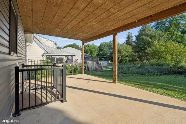 24 WETHERBURN DR, Downingtown, PA 19335