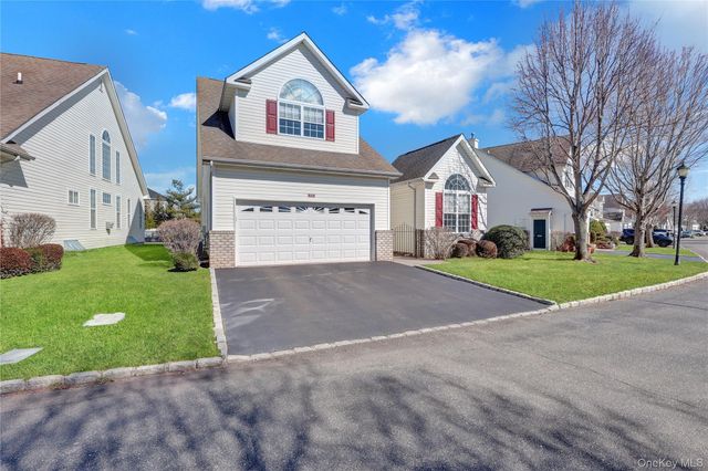 77 Constantine Way, Mount Sinai, NY 11766