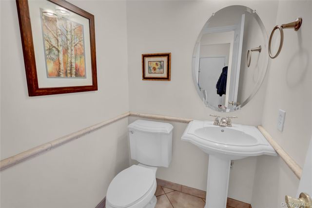 77 Constantine Way, Mount Sinai, NY 11766