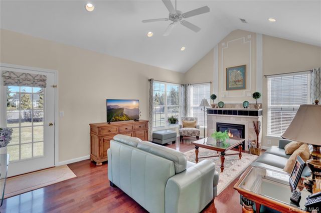 77 Constantine Way, Mount Sinai, NY 11766