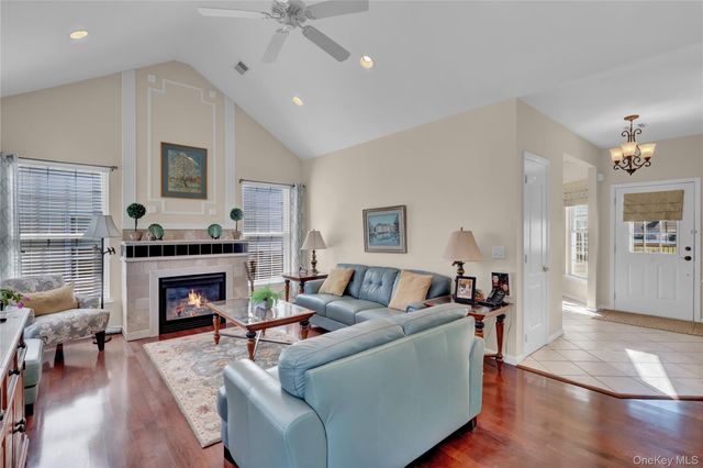 77 Constantine Way, Mount Sinai, NY 11766