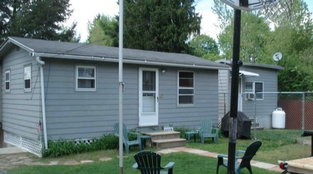 27 Dublin St, Palmer, MA 01069