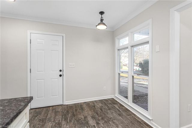 5900 Cottonwood Lane, Winston-salem, NC 27103