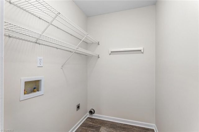 5900 Cottonwood Lane, Winston-salem, NC 27103