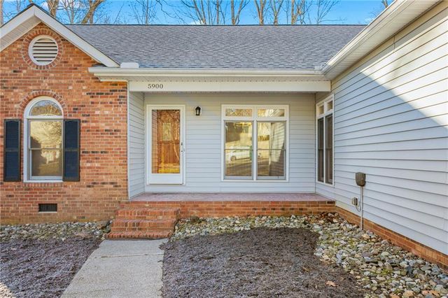 5900 Cottonwood Lane, Winston-salem, NC 27103