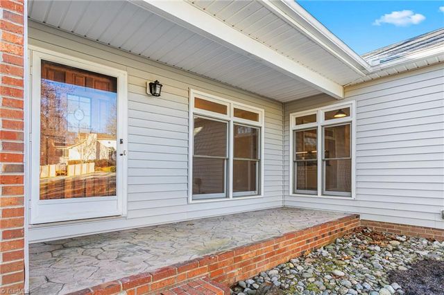 5900 Cottonwood Lane, Winston-salem, NC 27103