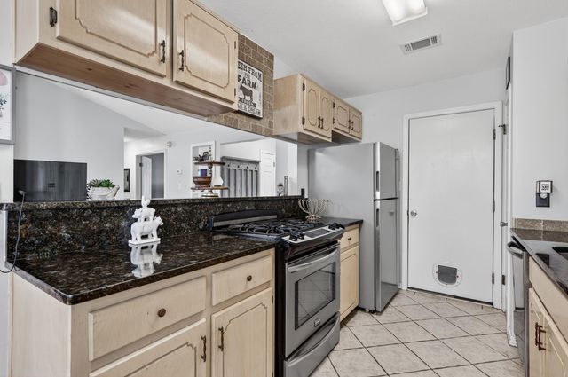 1057 Emerald Lane, Fort Walton Beach, FL 32547