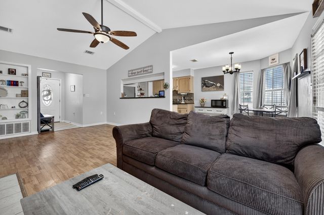 1057 Emerald Lane, Fort Walton Beach, FL 32547