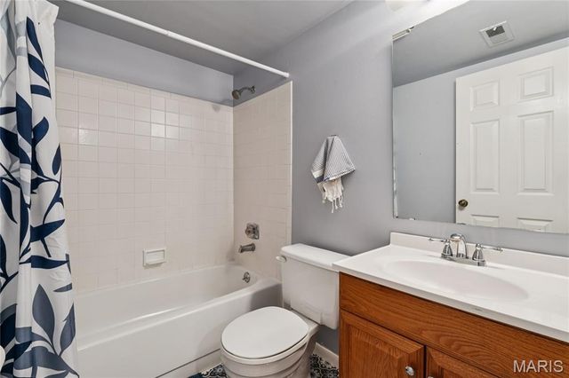 12818 Portulaca Drive E, Unincorporated, MO 63146
