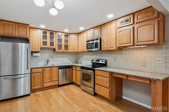 12818 Portulaca Drive E, Unincorporated, MO 63146