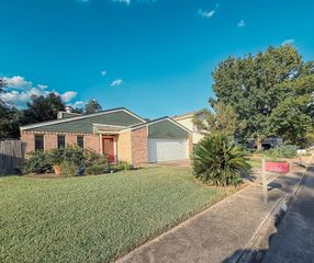 3306 Hunterwood Drive, Missouri City, TX 77459