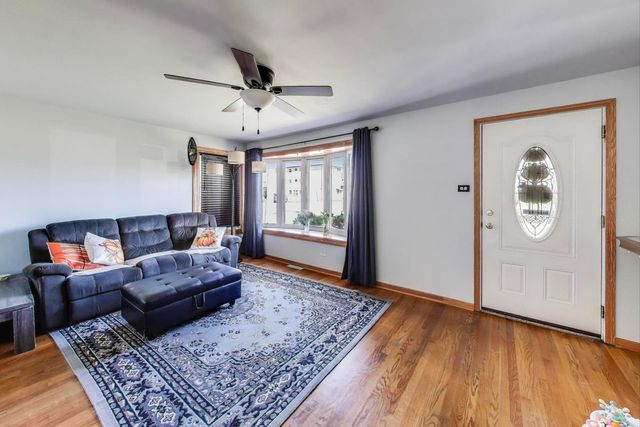 6359 W 63rd Place, Chicago, IL 60638