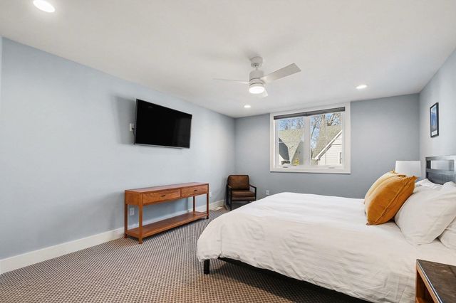 1253 Echoes Circle, South Bend, IN 46617