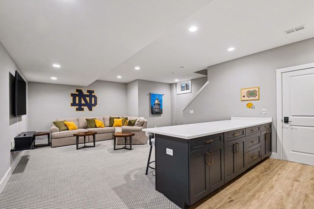 1253 Echoes Circle, South Bend, IN 46617