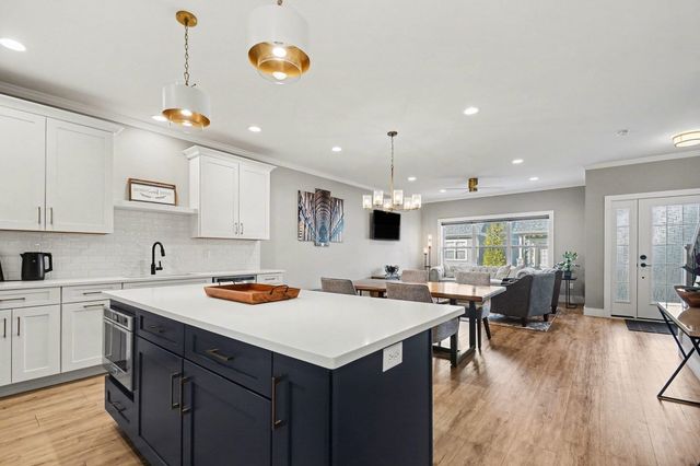 1253 Echoes Circle, South Bend, IN 46617