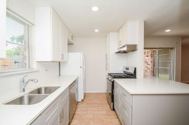 6002 Verdome Lane, Houston, TX 77092