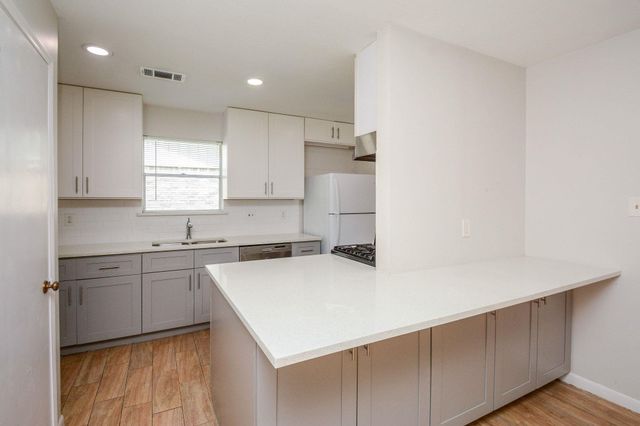 6002 Verdome Lane, Houston, TX 77092