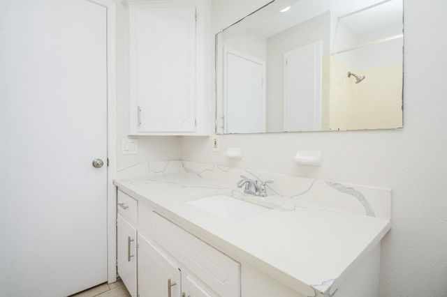 6002 Verdome Lane, Houston, TX 77092