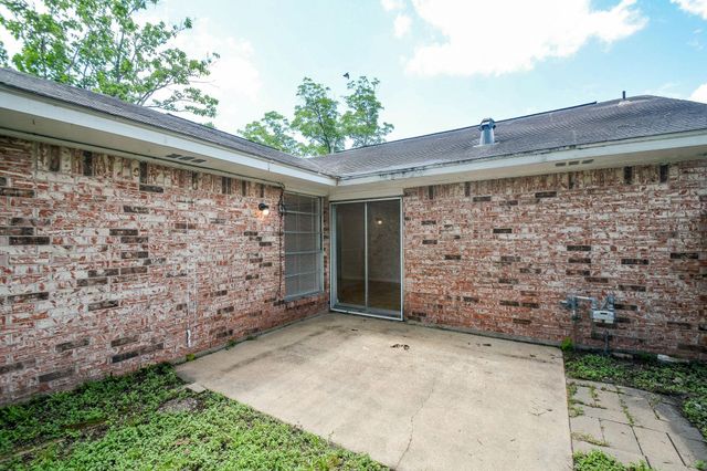 6002 Verdome Lane, Houston, TX 77092