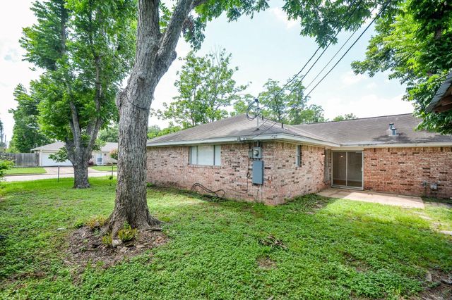 6002 Verdome Lane, Houston, TX 77092