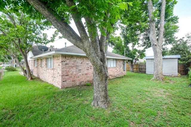 6002 Verdome Lane, Houston, TX 77092