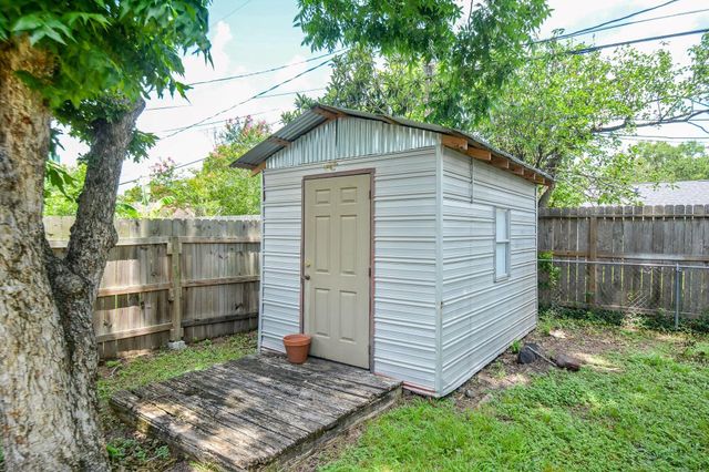 6002 Verdome Lane, Houston, TX 77092