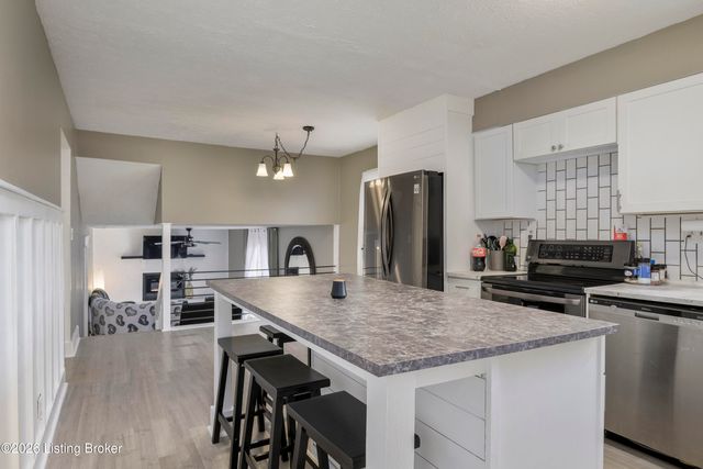 7331 Sideoats Dr, Crestwood, KY 40014