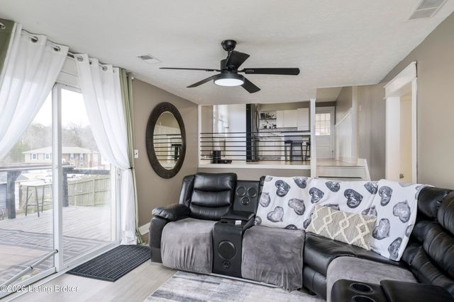 7331 Sideoats Dr, Crestwood, KY 40014