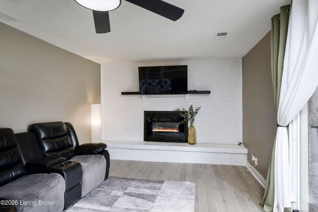 7331 Sideoats Dr, Crestwood, KY 40014