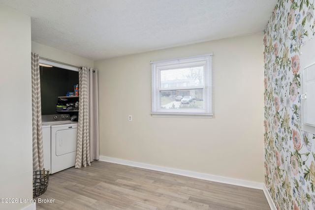 7331 Sideoats Dr, Crestwood, KY 40014