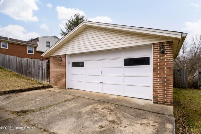 7331 Sideoats Dr, Crestwood, KY 40014