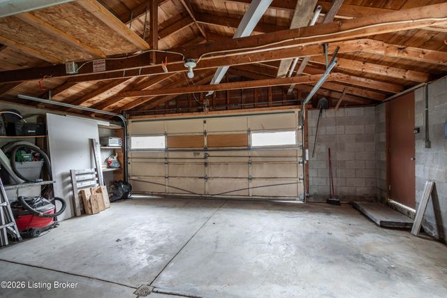 7331 Sideoats Dr, Crestwood, KY 40014