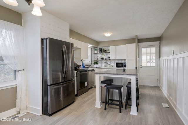 7331 Sideoats Dr, Crestwood, KY 40014