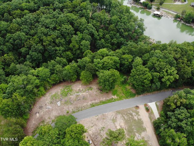 101 Pointe Drive, Piney Flats, TN 37686