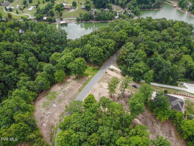 101 Pointe Drive, Piney Flats, TN 37686