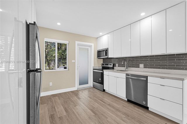 11919 NE 8th Ave, Biscayne Park, FL 33161