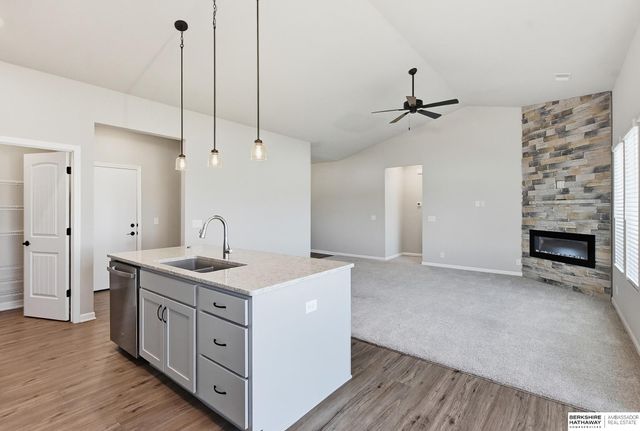 16906 Mary Street, Omaha, NE 68116