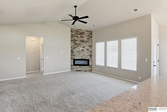 16906 Mary Street, Omaha, NE 68116