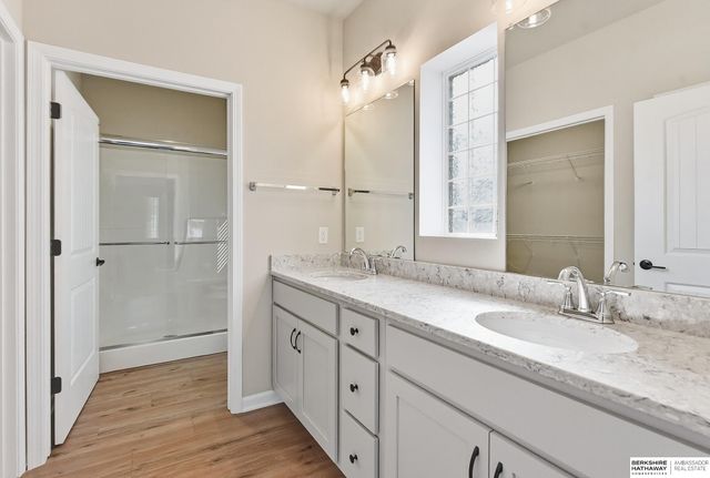 16906 Mary Street, Omaha, NE 68116