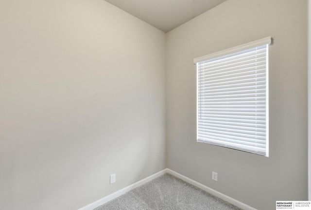 16906 Mary Street, Omaha, NE 68116
