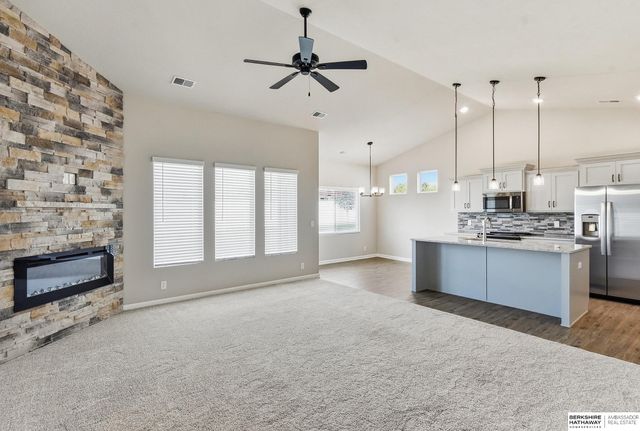 16906 Mary Street, Omaha, NE 68116