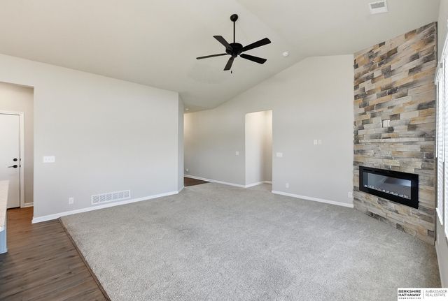 16906 Mary Street, Omaha, NE 68116