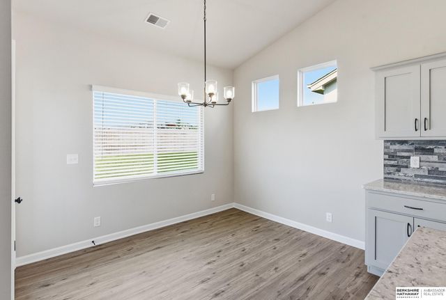 16906 Mary Street, Omaha, NE 68116