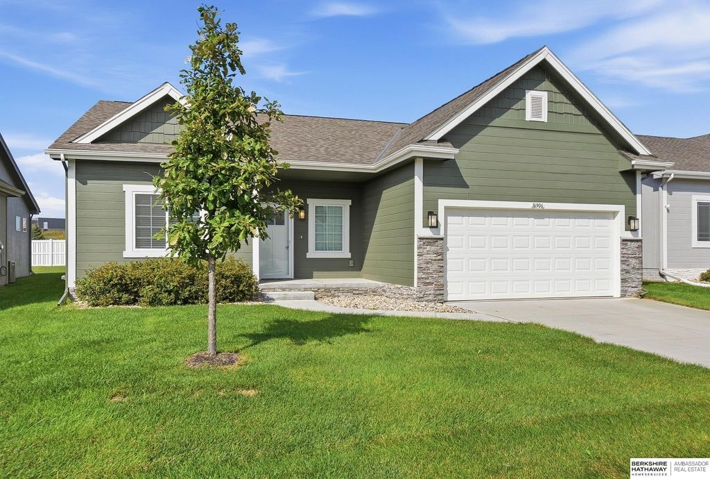 16906 Mary Street, Omaha, NE 68116