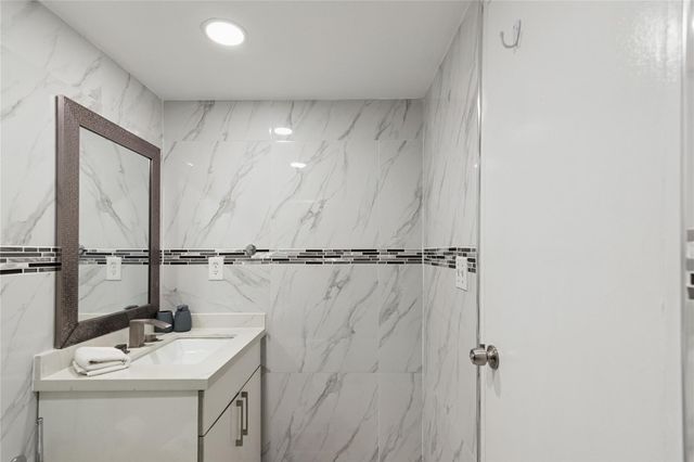 3901 S Ocean Drive 10D, Hollywood, FL 33019