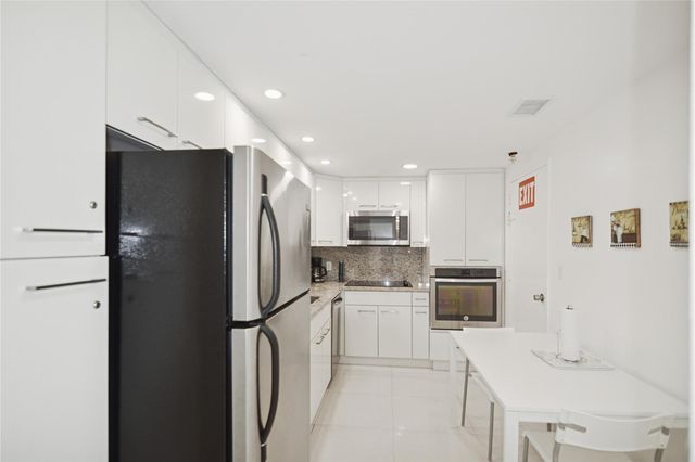 3901 S Ocean Drive 10D, Hollywood, FL 33019